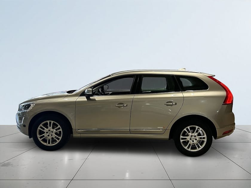 Bild 4 av Volvo XC60 D4 AWD Summum Kamrem bytt Elstol förare minne drag