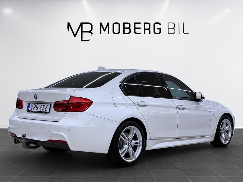 Bild 4 av BMW 318d Sedan 150hk M Sport Drag Alcantara PDC Navi