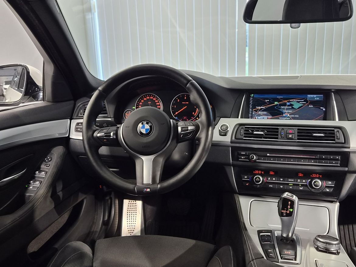 BMW BMW 520d xDrive Touring — bild 12