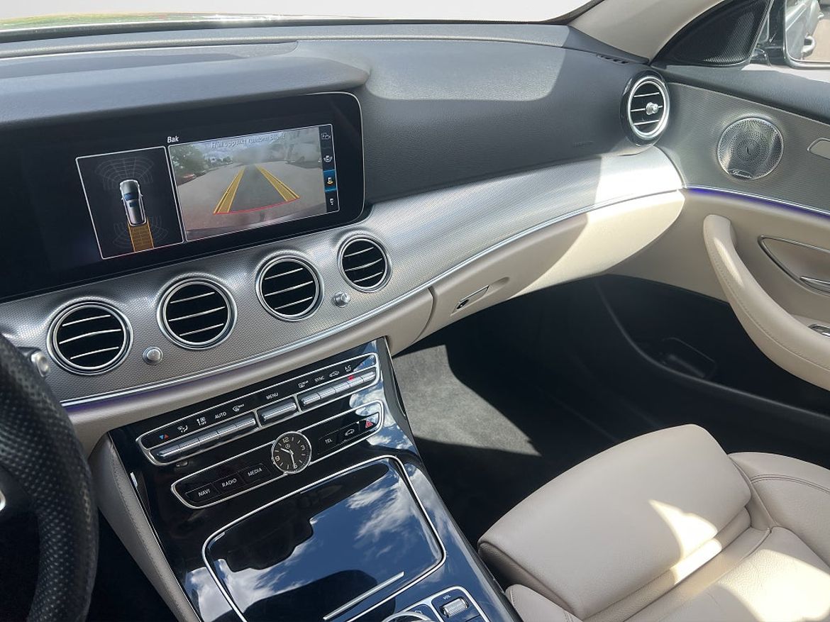 Mercedes-Benz E 220 T d 4MATIC, bild 11 av 17