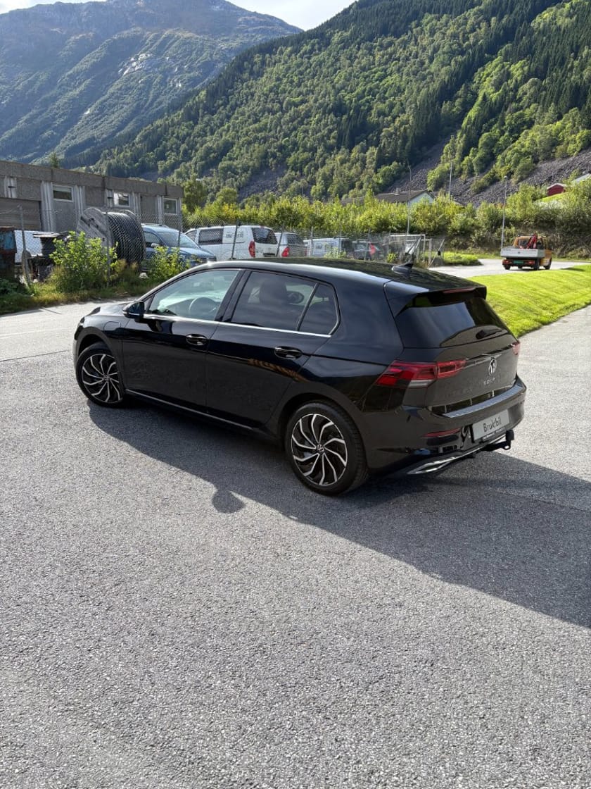 Bilde 2 av Volkswagen Golf eHybrid 8 style      dsg