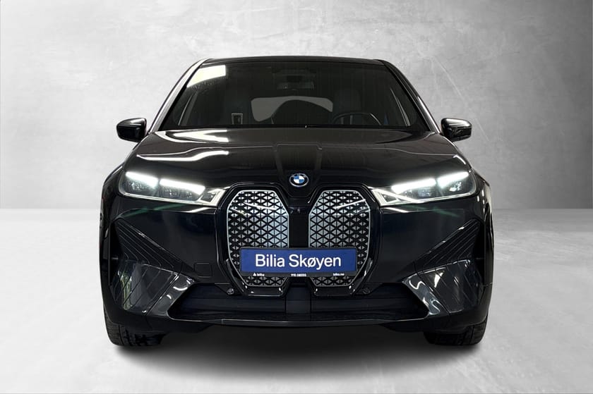 Bilde 2 av BMW iX xDrive40 Fully Charged, MultiF. H/K, SkyLounge, ComfAcc