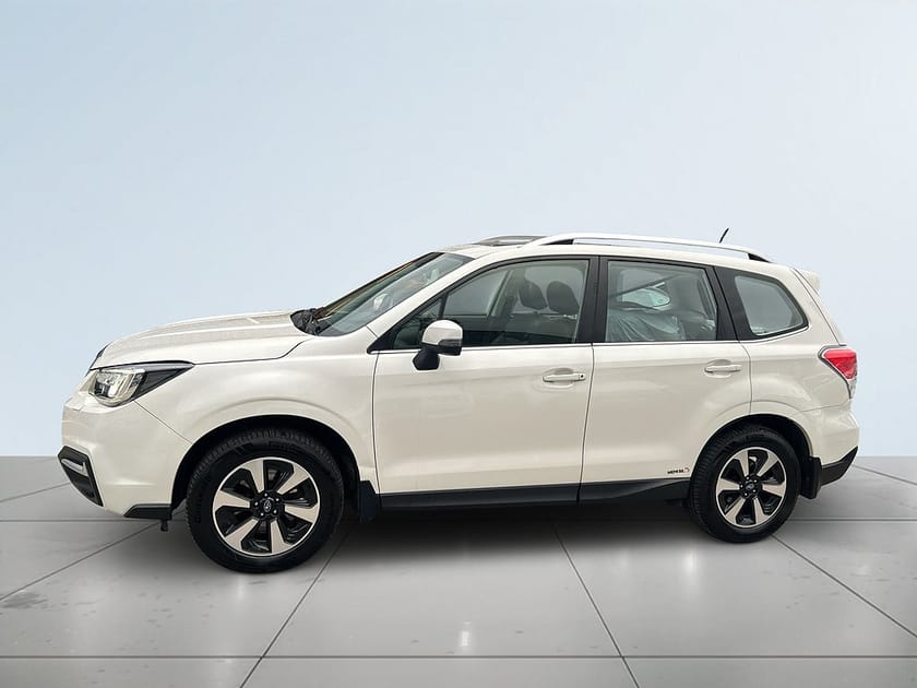 Bild 4 av Subaru Forester 2.0 4WD Sov-däck/Drag/Kamera/Pano/Skinn/Kedja/P-sens