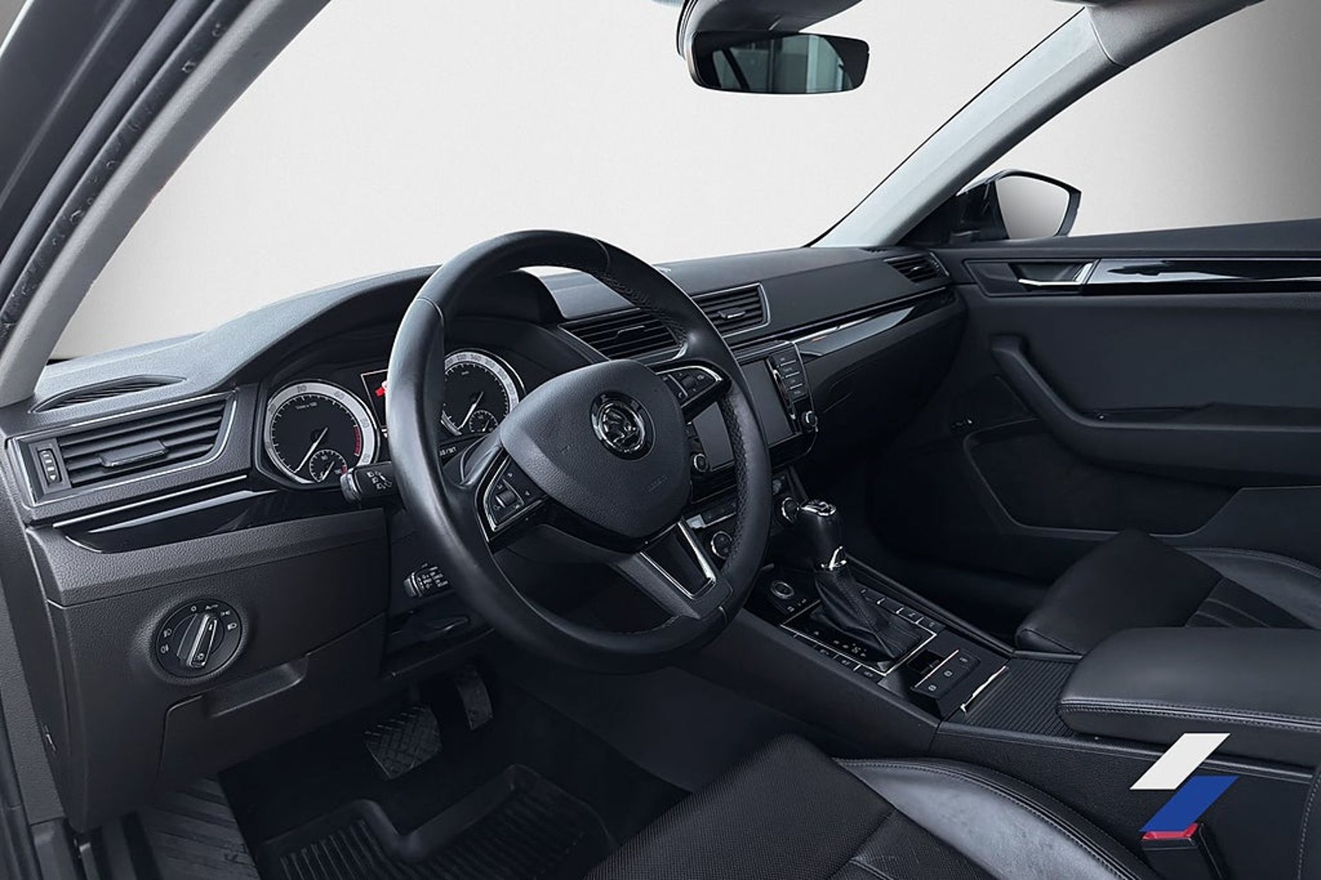 Skoda Superb 2017, bild 4/10