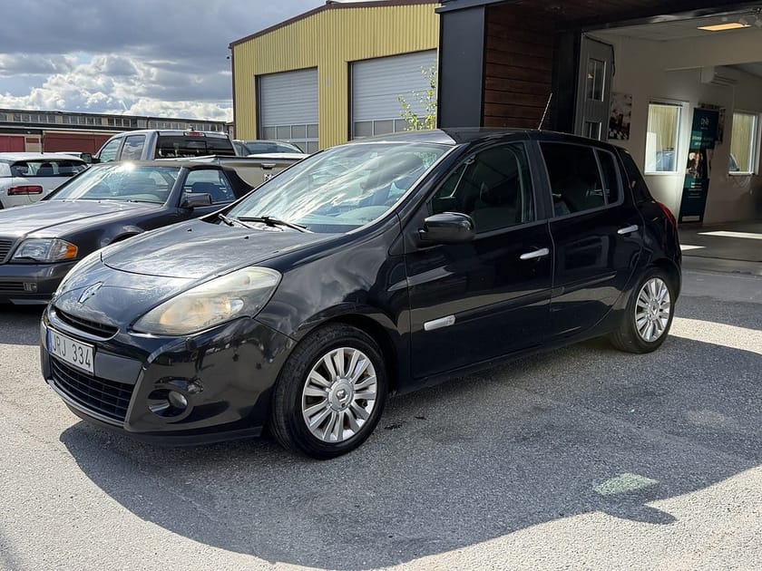 Bild 2 av Renault Clio  Halvkombi 5-dörrars 1.5 dCi Euro 5 Besiktigad