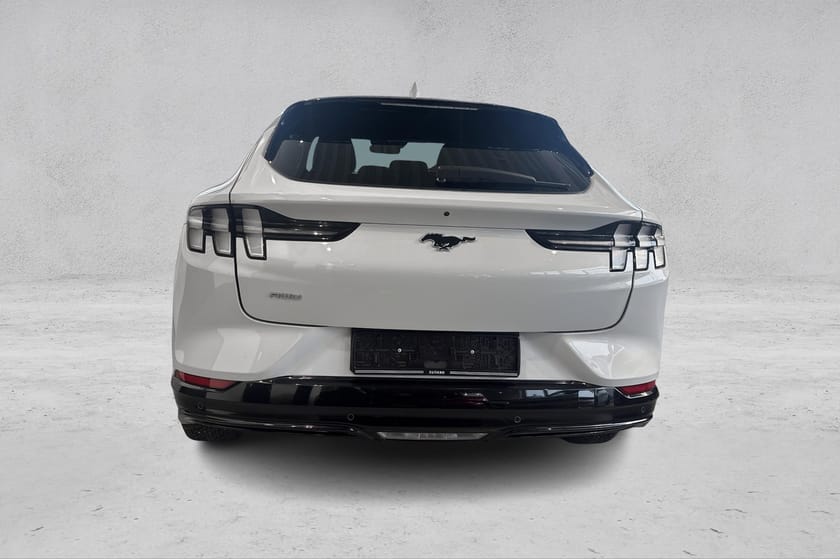 Bilde 4 av Ford Mustang Mach-E Standard Range AWD range, piggdekk
