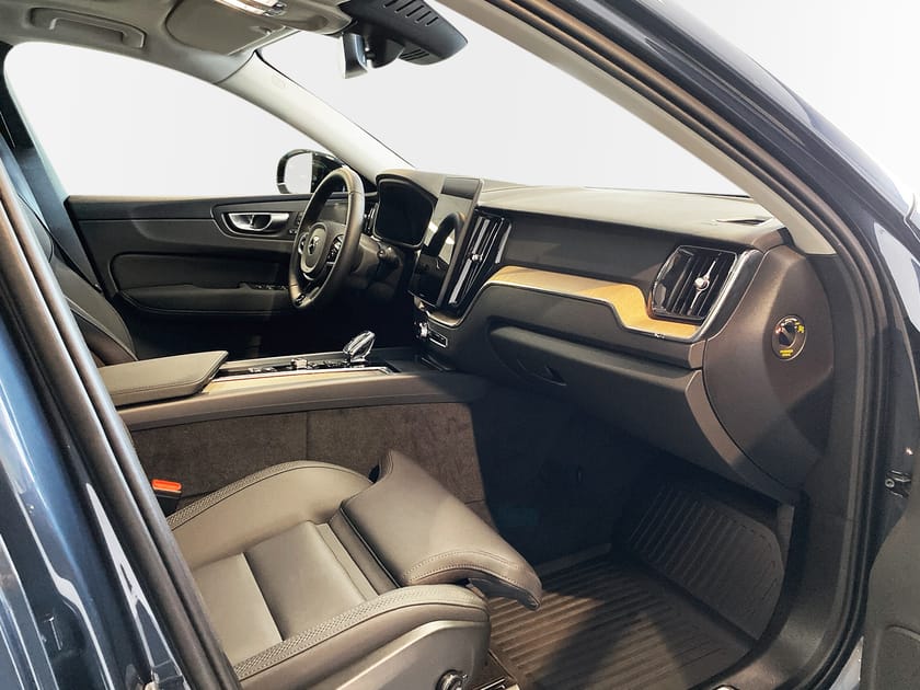 Bild 5 av Volvo XC60 T6 Plus Dark Nordic Edition