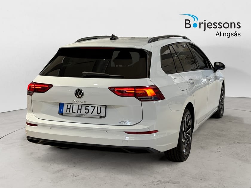 Bild 3 av Volkswagen Golf Sportscombi eTSI 131hk Drag/Värmare/Backkamera