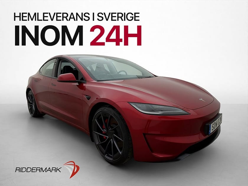 Bild 3 av Tesla Model 3 Performance Dragkrok Skärm-bak Svensksåld