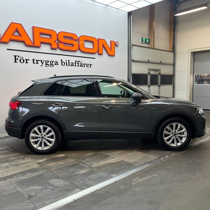 Bild 3 av Audi Q3 45 TFSI e S Tronic Proline Cockpit Carplay Värmar