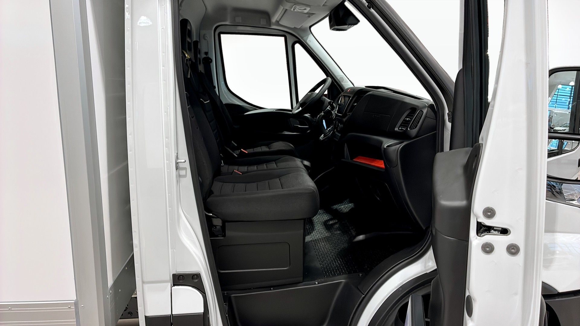 Iveco Daily 35S18HA8 Volymskåp 2026, bild 3/10
