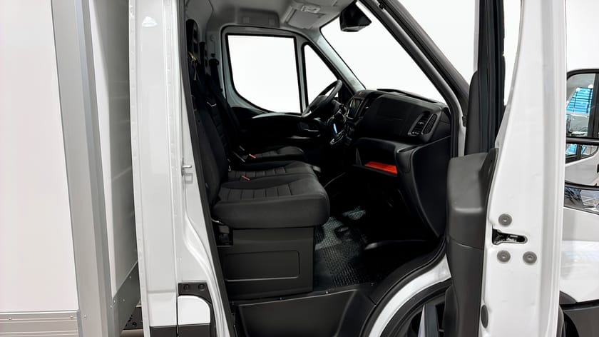 Bild 3 av Iveco Daily 35-180 Van 35S18HA8 Volymskåp | Lagerbil