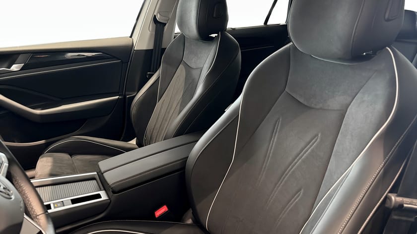 Bild 2 av Volkswagen Passat Variant eHybrid 1.5 TSI 177hk Drag/Värmare/ACC