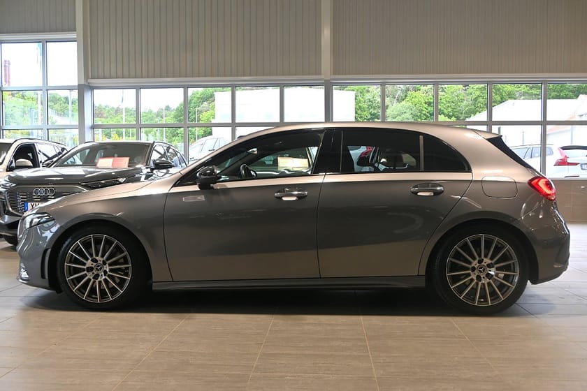 Bild 2 av Mercedes-Benz A 220 4MATIC 190hk AMG Night Pano Värmare Drag