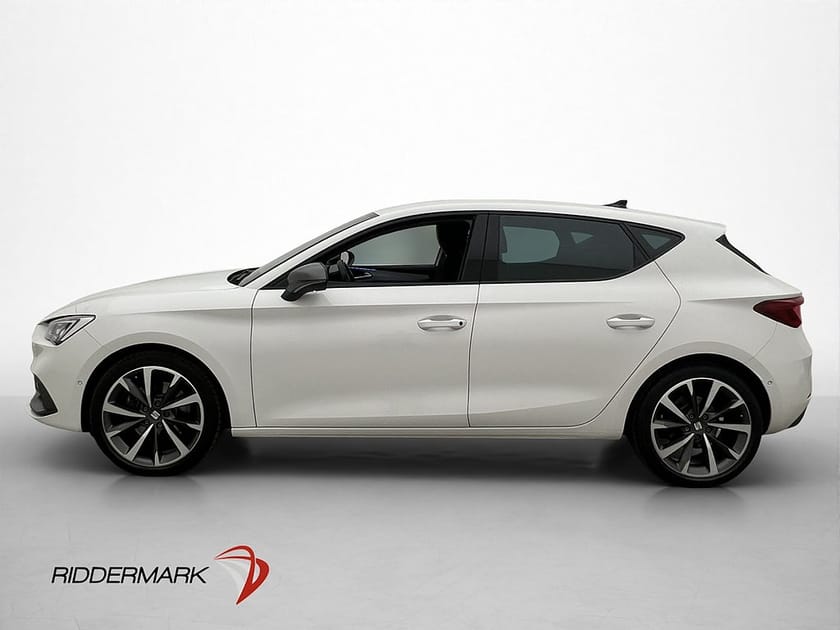 Bild 4 av SEAT Leon 1.5 eTSI FR Cockpit Navi Kamera Halvskinn
