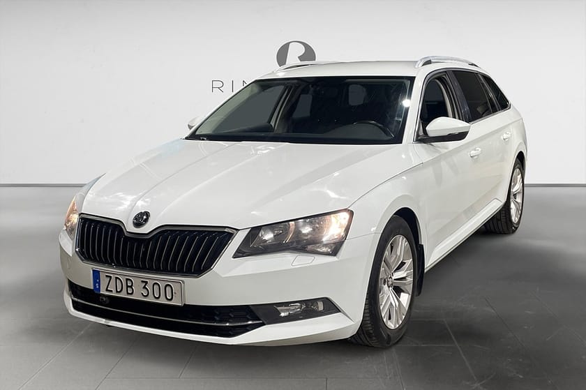 Bild 1 av Škoda Superb Kombi 1.6 TDI 120 HK AMBITION PDC M&K CARPLAY 12500MIL 17"
