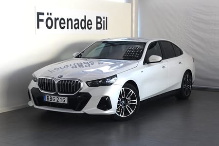 BMW i5 eDrive40 Sedan M Sport Drag Rattvärme Park Assist