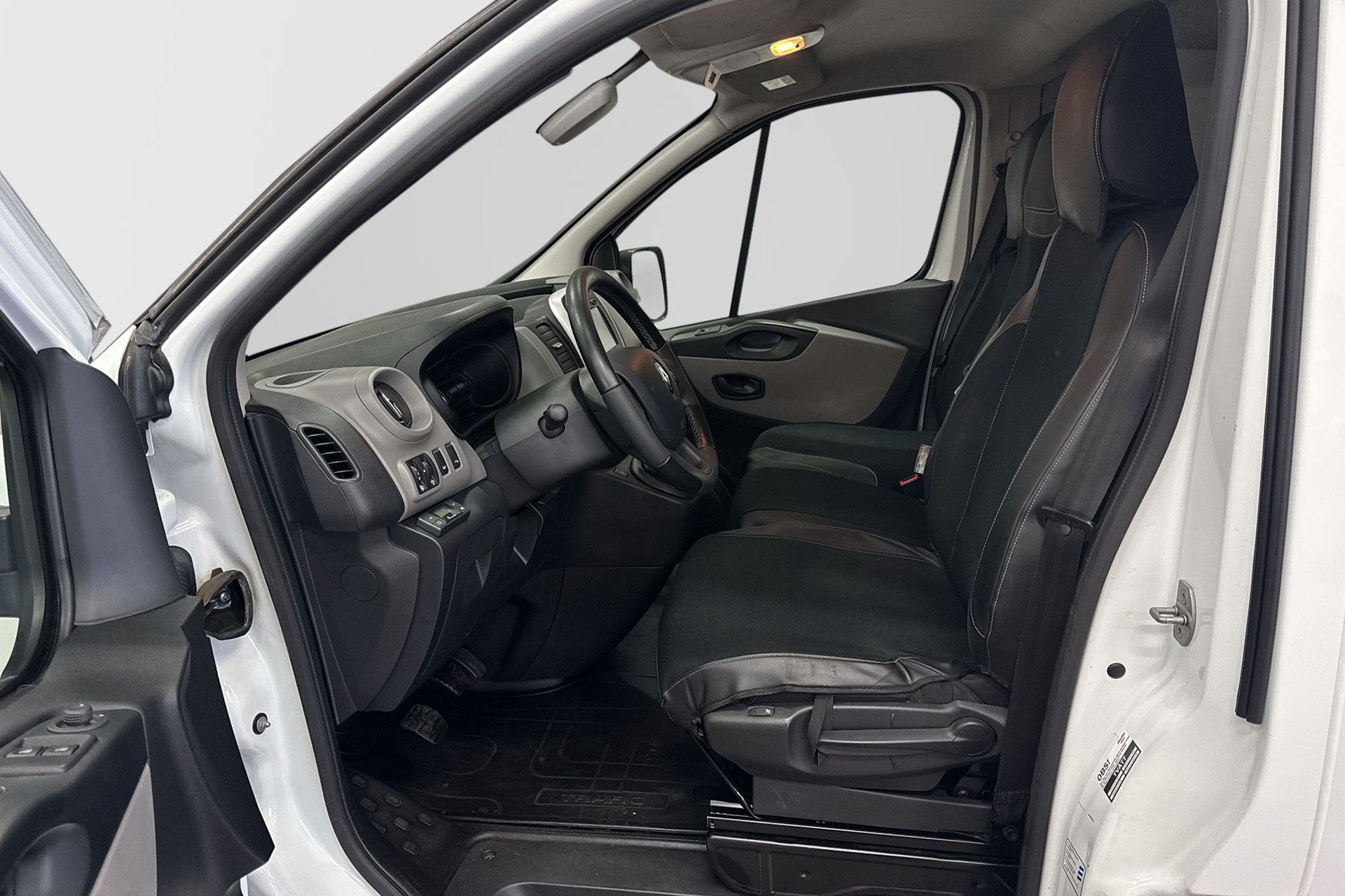 Renault Trafic 2018, photo 4/10