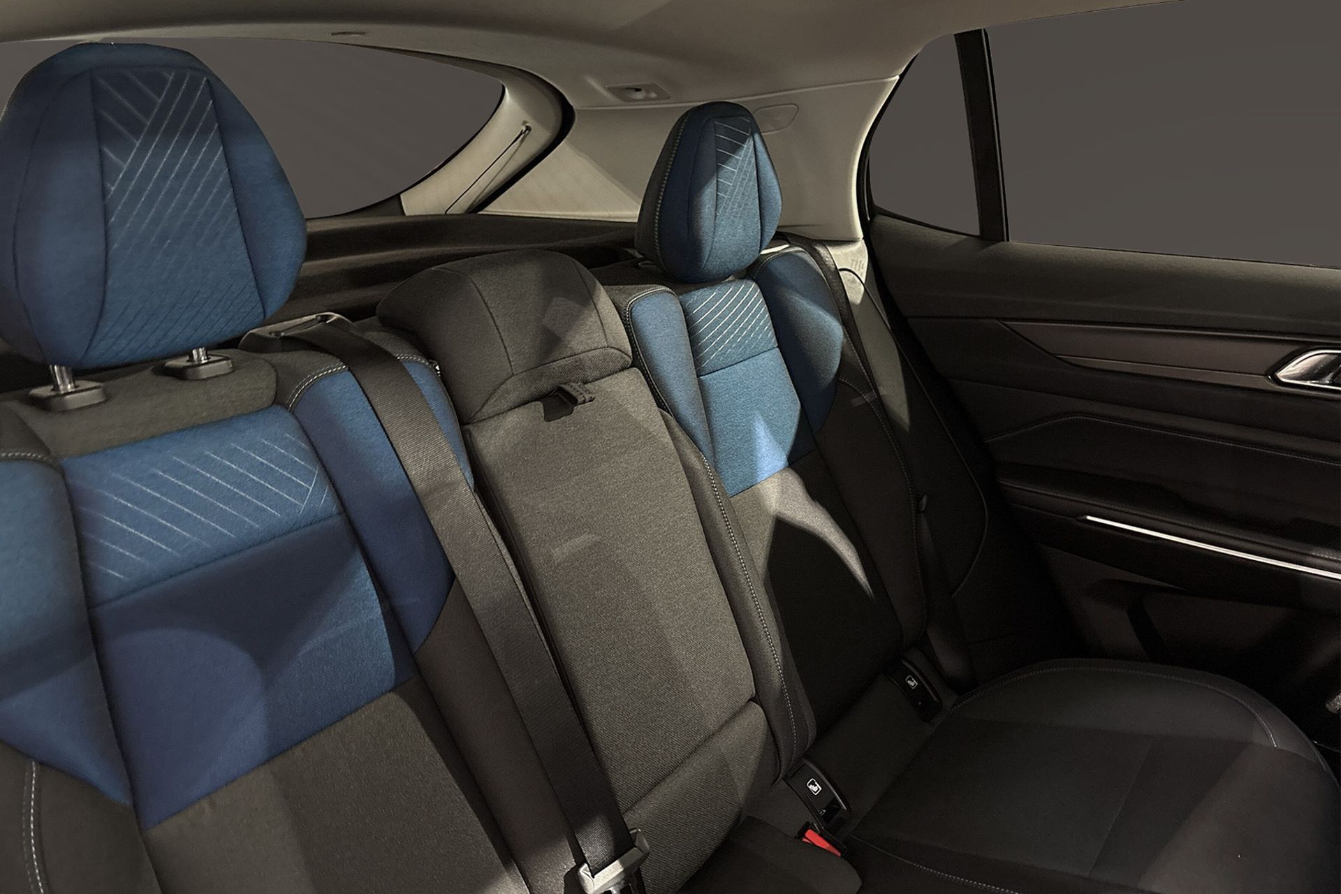 Lynk & Co 01 PHEV 2022, photo 6/16
