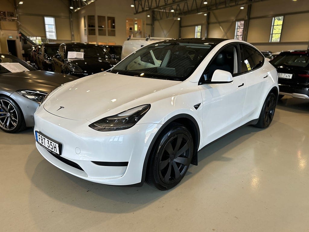 Tesla Model Y 299 л.с.
