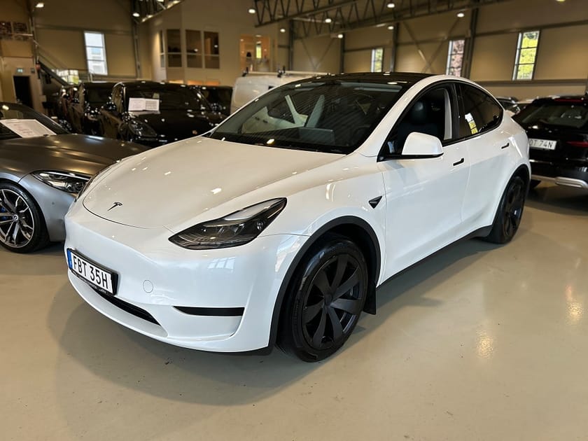Bild 1 av Tesla Model Y Standard Range RWD 299hk / Drag / Moms
