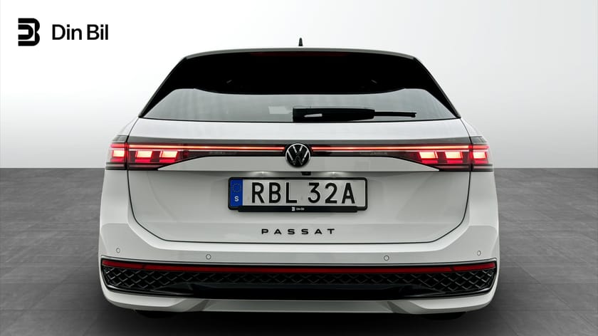Bild 5 av Volkswagen Passat Variant eHybrid 272HK R-Line Black / Drag / Panorama