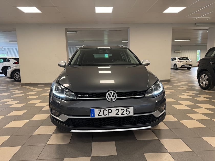 Bild 3 av Volkswagen Golf Alltrack 1.8 TSI 4M DSG Fjärrstyrdv. Kamera App-Connect Drag