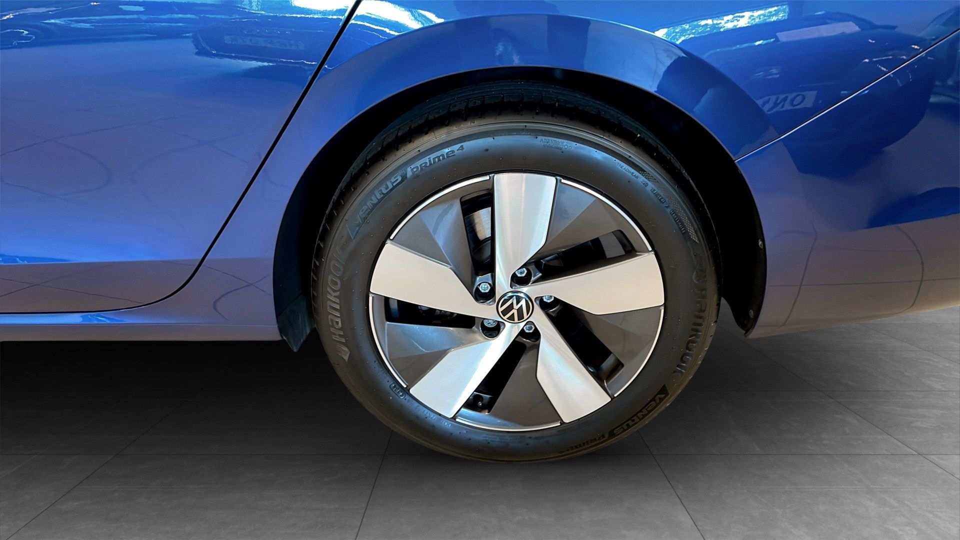 Volkswagen Passat 2025, photo 6/10