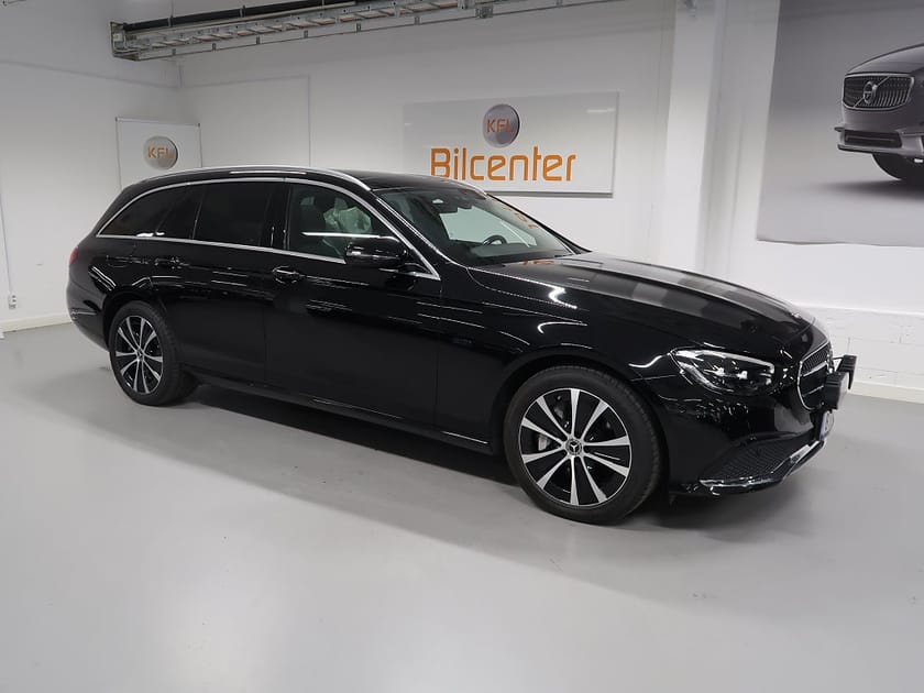 Bild 4 av Mercedes-Benz E 300 T de 4MATIC 4M V-Däck ingår Pano-Skinn-Drag-Kamera-Wide-SE