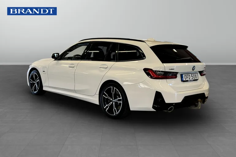 BMW 330e xDrive Touring