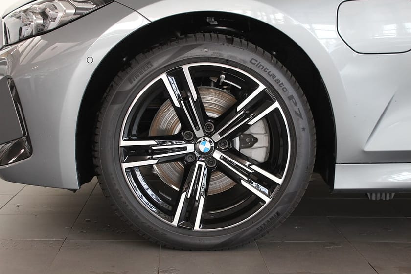 Bild 4 av BMW 330e xDrive Sedan