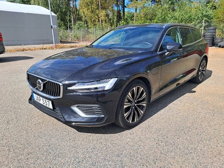 Volvo V60 T6 Recharge Core Edition plug in AWD 350HK 4x4