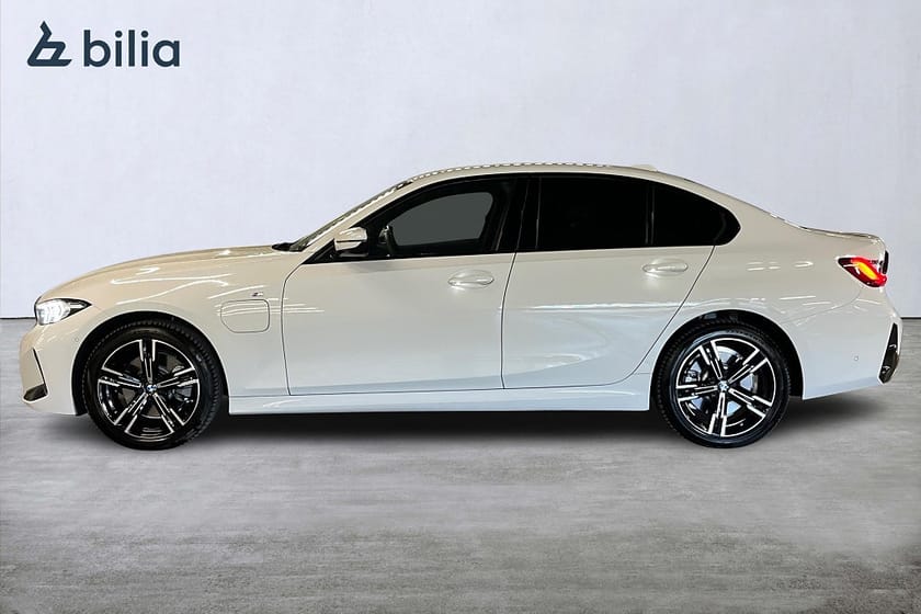 Bild 3 av BMW 330e xDrive Sedan M-Sport | Drag | HiFi | Stolar m minne