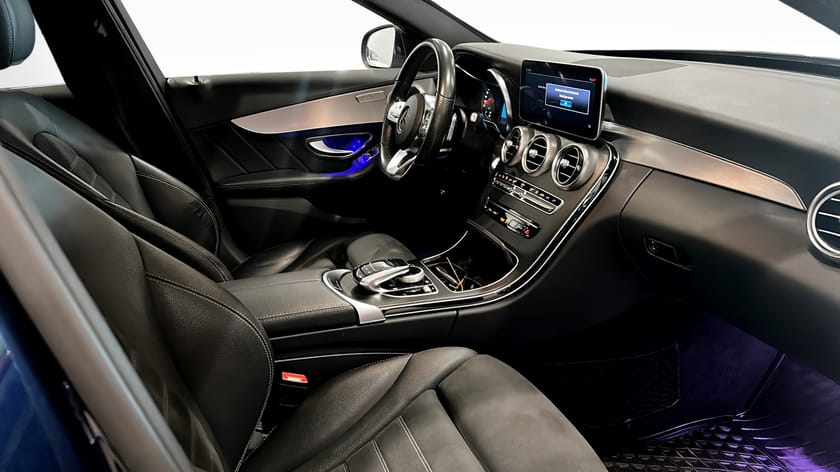 Bild 3 av Mercedes-Benz C 220 T d 4MATIC KOMBI Drag / Pano / AMG