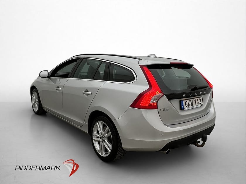 Bild 5 av Volvo V60 D4 AWD Momentum M/K Värmare Drag Sensorer Skinn