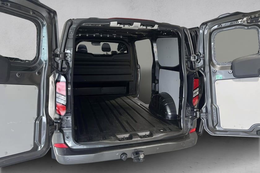 Bilde 5 av Ford Transit Custom 320 | – Business | Ekstra lys | Hengerfeste | 4x4 |