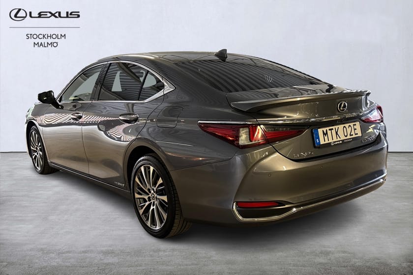 Bild 2 av Lexus ES 300h Limited Edition Taklucka Skinn Backkamera