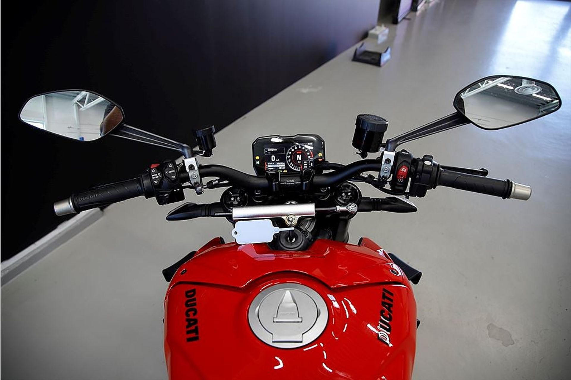 Ducati Streetfighter V4 2024, bild 6/9