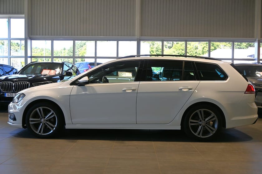 Bild 2 av Volkswagen Golf Sportscombi 1.4 TSI 150hk R-Line Dragkrok Adaptiv Farth