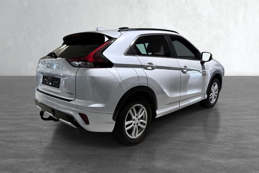 Bilde 5 av Mitsubishi Eclipse Cross PHEV 4x4-soltak-hengerfeste-lav kilometer- skinn