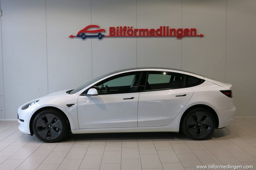 Bild 1 av Tesla Model 3 Standard Range 283hk Drag Momsbil