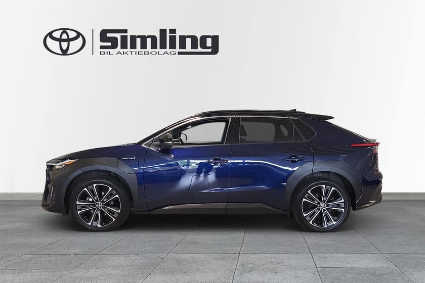 Bild 4 av Toyota bZ4X 71.4 kWh AWD Executive / 20" Fälgar / Panorama / Drag / Vinterhjul