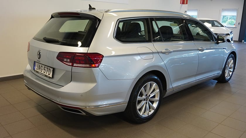 Bild 4 av Volkswagen Passat Sportscombi GTE 1.4 TSI/P-VÄRMARE/DRAGKROK/B-KAMERA
