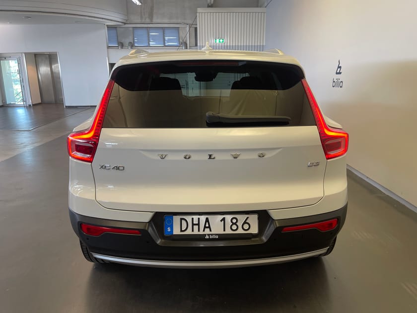 Bild 4 av Volvo XC40 D3 FWD Momentum Edition/ Bakkamera/ Panoramatak/ Navigation/ 10.000kr Tillbehör/