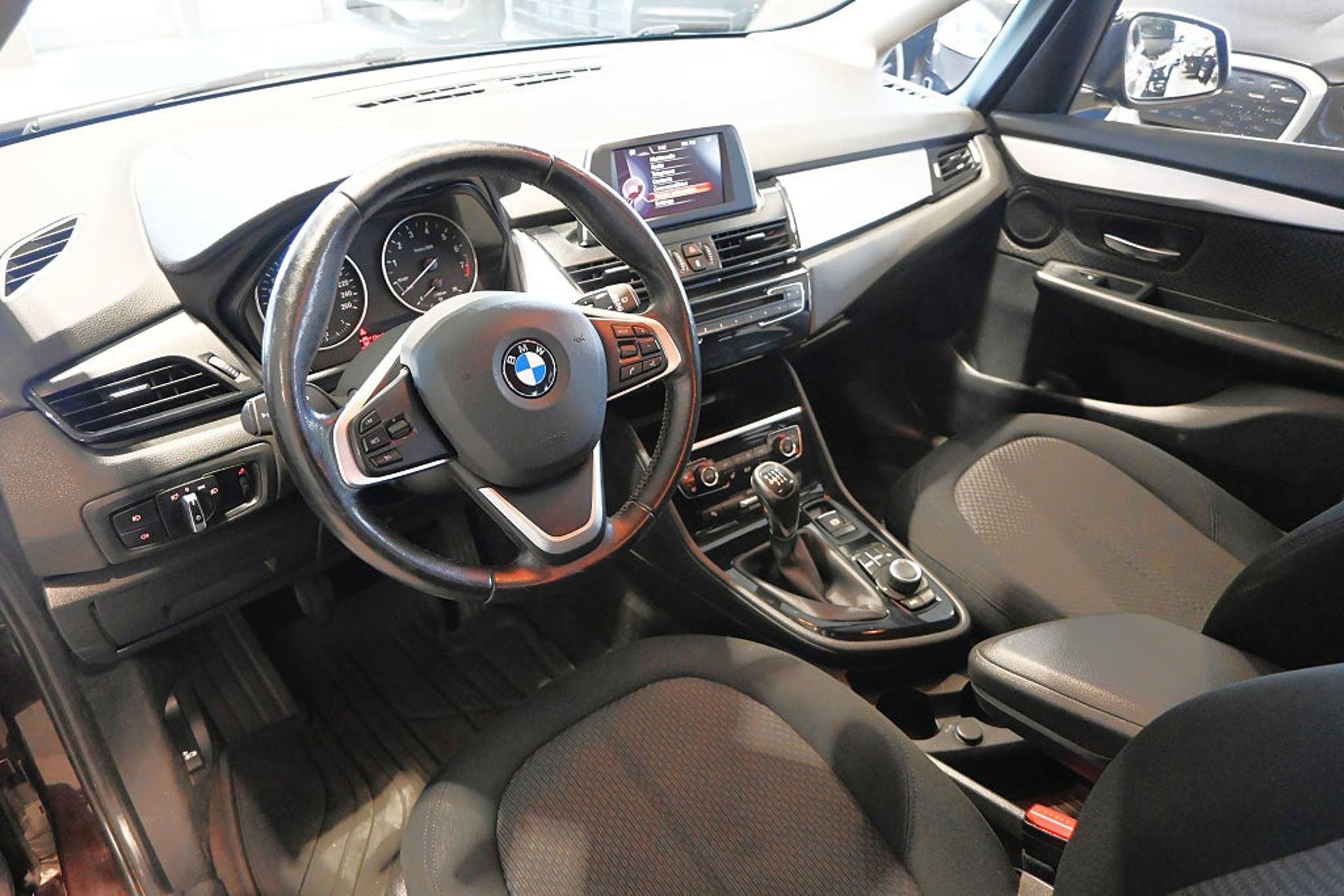 BMW 218 2016, bild 7/10