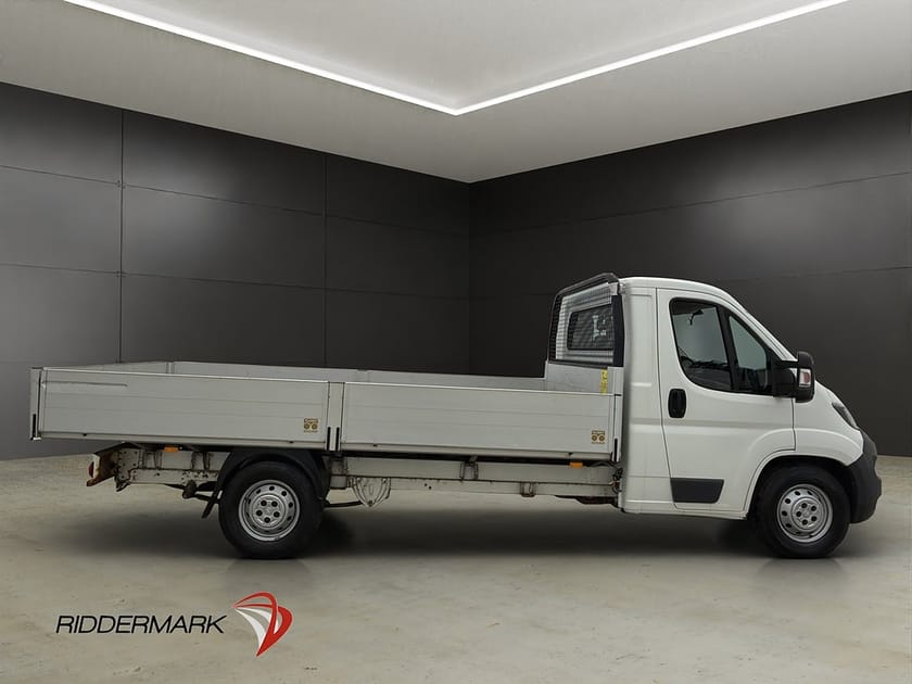 Bild 2 av Peugeot Boxer Chassi Cab 2.0HDi FLAKBIL Ny-Kamrem Värmare 3-Sits Moms