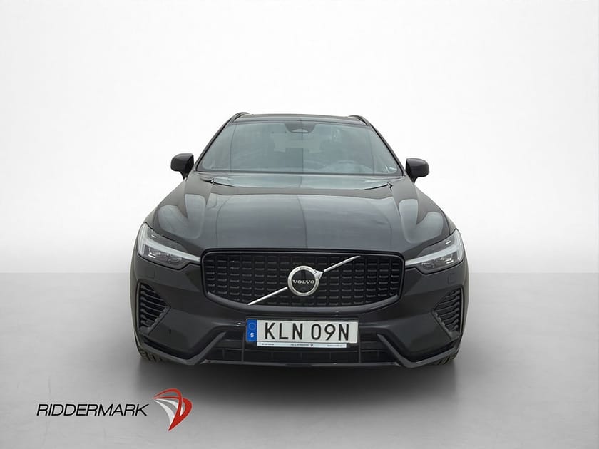Bild 2 av Volvo XC60 T6 AWD Plus Dark Pano Värmare 360° H/K Drag
