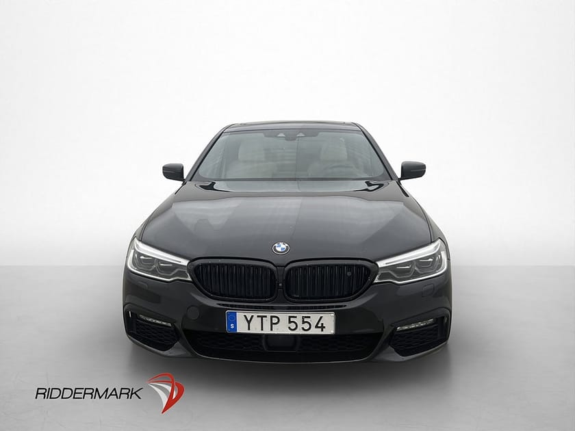 Bild 2 av BMW 540d xDrive Sedan M Sport Ultimate B&W Pano 360° Night Vision