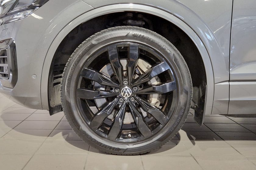 Bild 3 av Volkswagen Touareg R eHybrid | Drag | Pano | 360 | Night v. | 462 hk