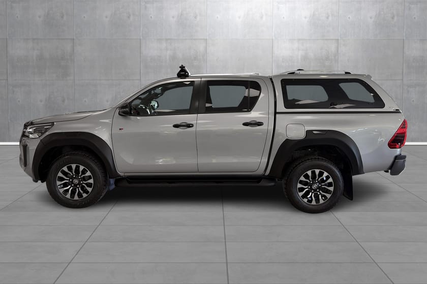 Bilde 2 av Toyota Hilux Dobbelcab /EBER/EKSTRALYS/GRSPORT/HARDTOPP/TØFF/